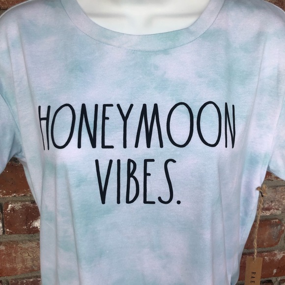 Rae Dunn "honeymoon vibes" tie dye tee size S - Picture 2 of 7